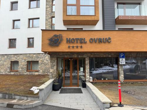 Strbske Pleso Apartment | Explore Apartmán 405 Hotel OVRUČ: Spa & Family-Friendly Escape
