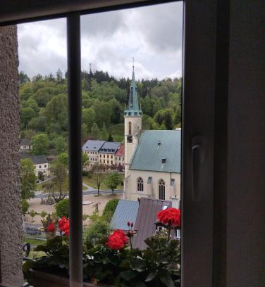 Jachymov Apartment | Guest Rated: Apartmán Albreit 1 - Family-Friendly Escape