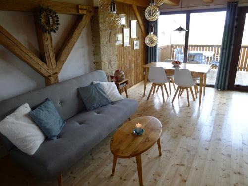Vsen Apartment | Family-Friendly Bellevue Apartment in Český ráj, Rated 9.5