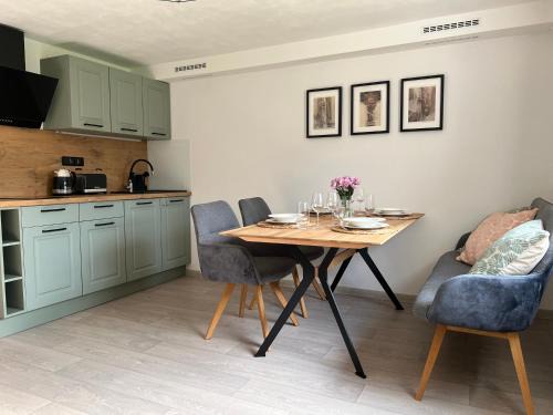 Studnice Apartment | Enjoy Serenity at Apartmán Hamerka with Oceanfront Views