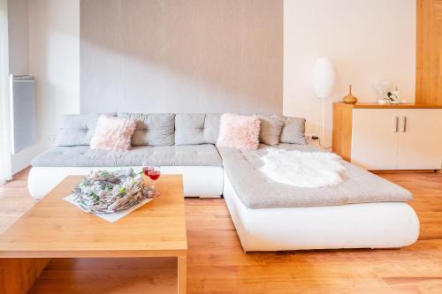 Horna Lehota Apartment | Kid-Friendly Retreat at Apartmán HOREHRONIE - Rated 9.4/10