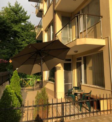 Obzor Apartment | Oceanfront Pet-Friendly Retreat at Apartmán Katka, Obzor