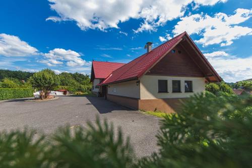 Roznov Pod Radhostem House | Comfortable Family Retreat at Apartmán Kinských