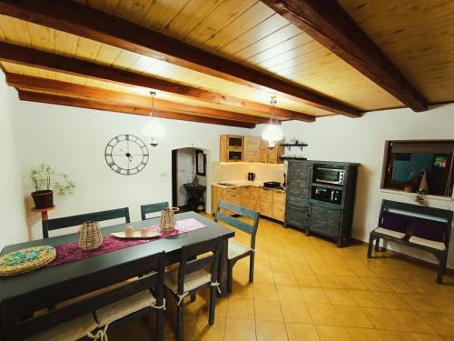 Kvacany Apartment | Discover Apartmán Kvačany: Oceanfront Getaway with Hot Tub
