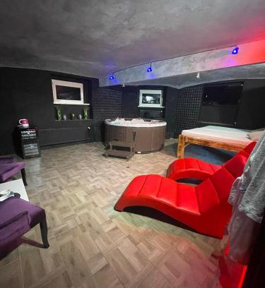 Usti nad Labem Apartment | Comfortable Stay at Apartmán Lion - Pet & Child Friendly