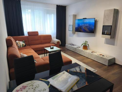 Smizany Apartment | Family-Friendly Apartmán M&K WEST with 9.7/10 Rating