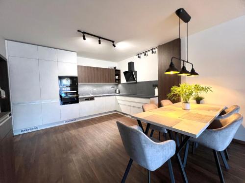Trencin Apartment | Apartmán Manhattan s terasou v centre mesta