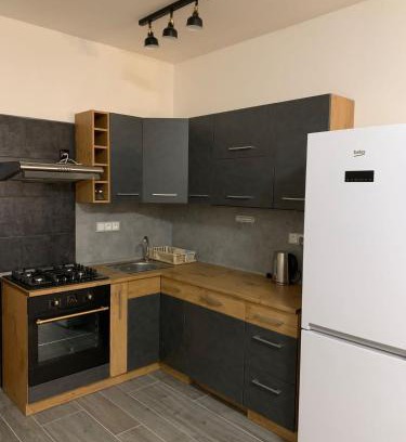 Kraliky Apartment | Highly Rated Apartmán na náměstí - Family-Friendly Stay