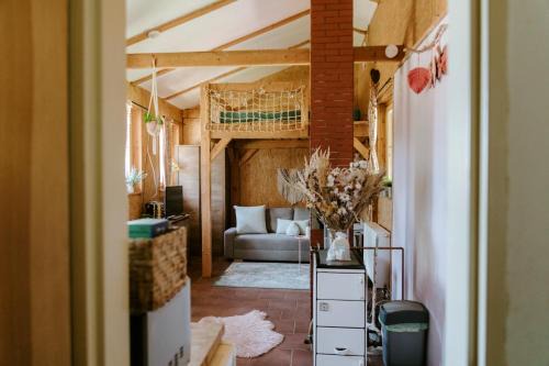 Oparno Apartment | Pet-Friendly Stay at Ubytování na Ranči pod Lovošem