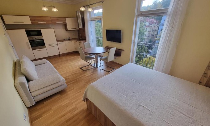 Marianske Lazne Apartment | Family-Friendly Apartmán Orsten with Top Guest Ratings