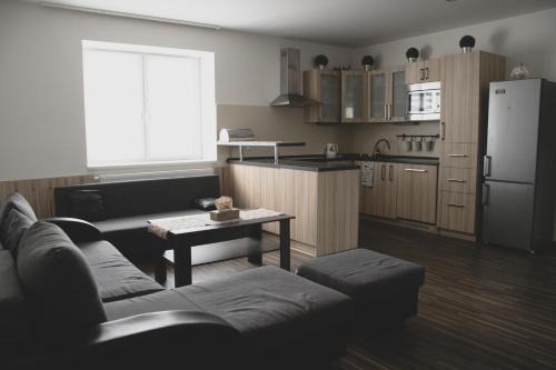 Pasohlavky Apartment | Comfortable Stay at Apartmán Pasohlávky with Pool & Dining