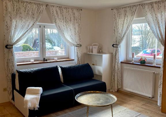 Svoboda nad Upou Apartment | Cozy Retreat at Apartmán pod lesem - Pet & Child Friendly