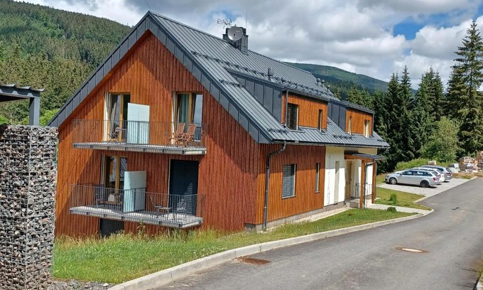 Dolni Morava Apartment | Top-Rated Apartmán Pod sjezdovkami: Family & Accessible Stay