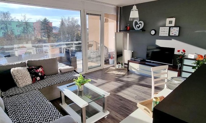 Tabor Apartment | Elegant Apartment with Terrace - Guest Rated 9.7/10
