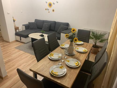 Rudolfov Apartment | Top-Rated Apartmán Slunečnice with Scenic Terrace