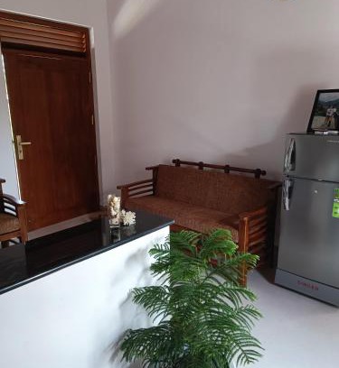 Kaluwamodara Apartment | Pet-Friendly Apartmán Sudu Nangy for Family Getaways