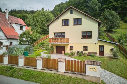 Svoboda nad Upou Apartment | Exceptional Apartmán Svoboda: Family-Friendly with Kitchen