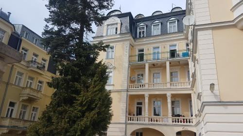 Marianske Lazne Apartment | Family-Friendly Retreat at Apartmán U kolonády, Rated 9.5