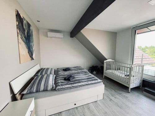 Mikulov Apartment | Pet-Friendly Comfort at Apartmán U Trati - Guest Rated 9.8