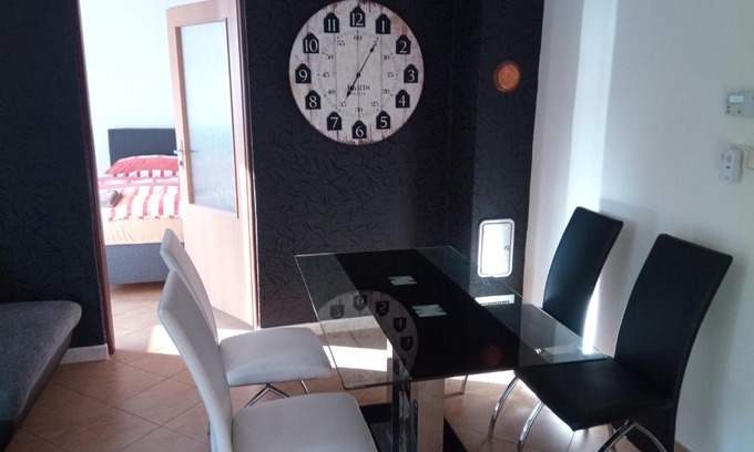 Velke Mezirici Apartment | Family-Friendly Stay at Apartmán U Zlatého křížku