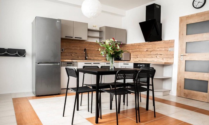 Zacler Apartment | Family-Friendly Apartment in Žacléř with Restaurant Amenities