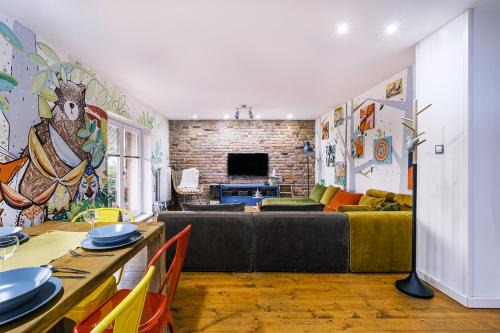 Dolni Lomna Apartment | Enchanting Stay at Apartmán V medvědím brlohu with Ocean Views
