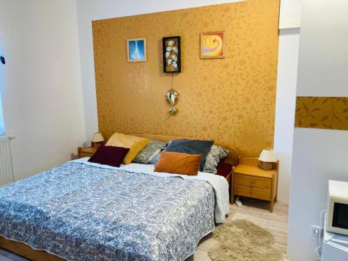Hradec Kralove Apartment | Relaxing Retreat: Apartmán v zahradě Malšovice