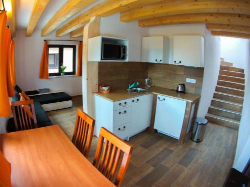 Sec Apartment | Family-Friendly Retreat at Apartmánový dům 13