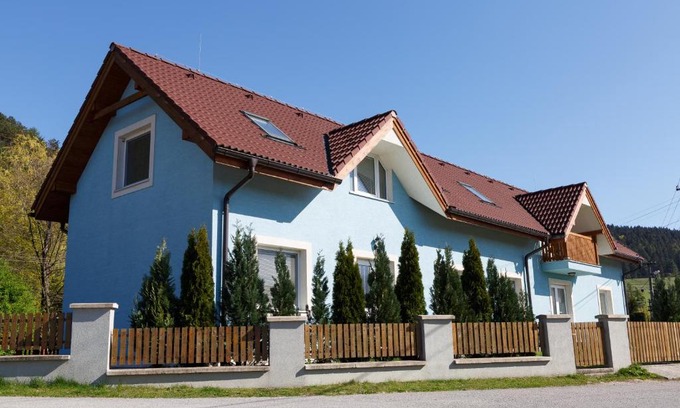 Blatnica House | Quality Stay at Apartmánový Dom River - Pet Friendly Retreat