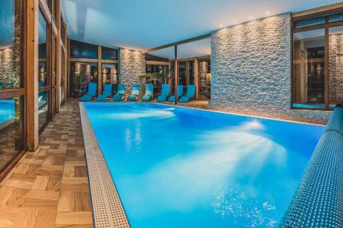 Liptovska Sielnica House | Discover Villa Flora: Oceanfront Apartments with Hot Tub