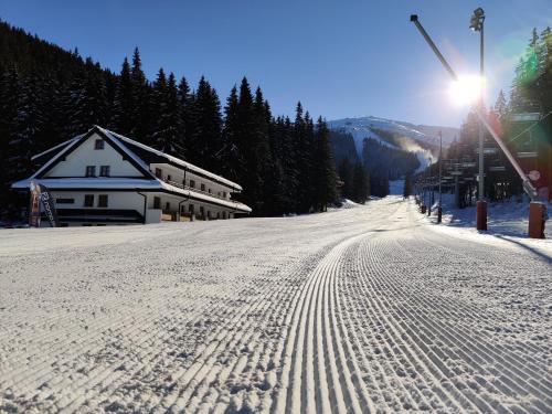 Jasna Apartment | Top-Rated Apartmány Biela Púť - Pool & Dining in Jasná