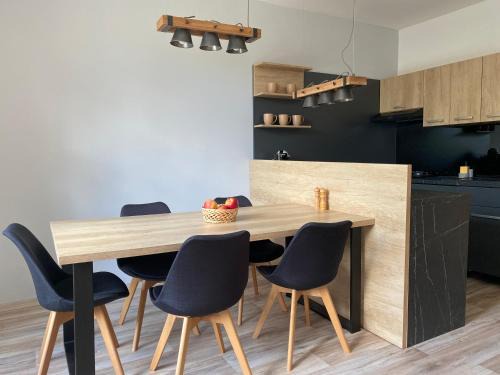 Zacler Apartment | Guest Favorite: Apartmány Havířská Žacléř with Pool Access