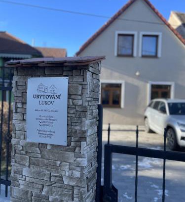 Lukov Apartment | Pet-Friendly Retreat at Apartmány Lukovské domečky