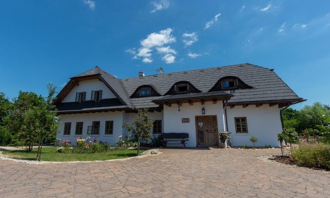Libchavy House | Top-Rated Apartmány NA DAŘILCE with Private Pool & Hot Tub
