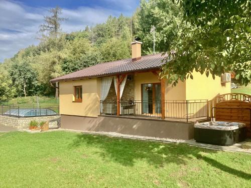 Mirova pod Kozakovem House | Discover Oceanfront Comfort at Apartmány Ořechovka