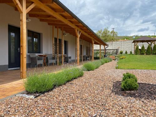 Pritluky House | Pet-Friendly Retreat at Apartmány Přítluky with Ocean Views