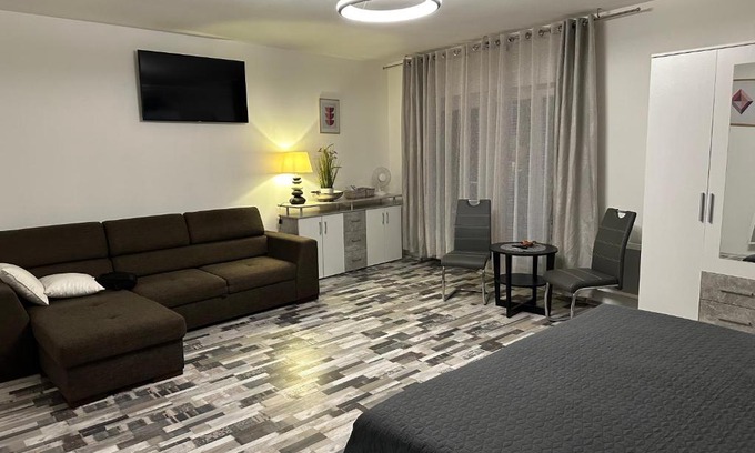 Roundnice nad Labem Apartment | Pet-Friendly Comfort at Apartmán PILLER with Breakfast