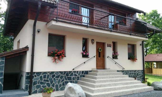 Pavcina Lehota Apartment | Family-Friendly Apartmány Podkovička with Kitchen Amenities