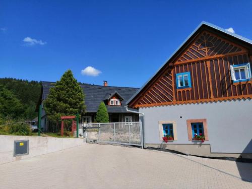 Svoboda nad Upou Apartment | Exceptional Family-Friendly Stay at Apartmány stará škola