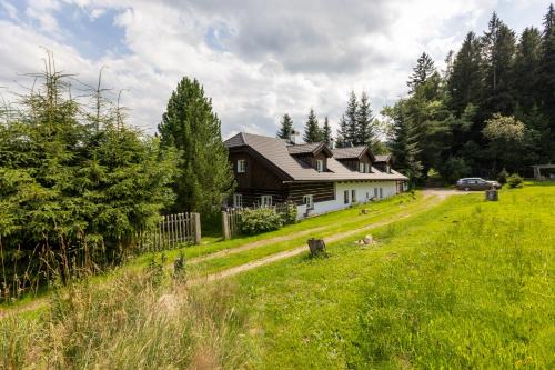 Zdikov Apartment | Stylish Apartmány U Šakala: Pet Friendly & Great Reviews!