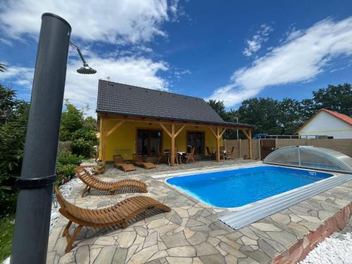Luznice Apartment | Premium Stay at Apartmány u Kameníka - Třeboň with Ocean View