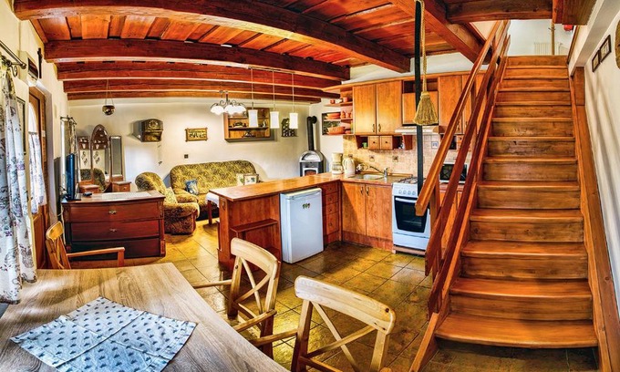 Kezmarok House | Guest Rated 9.2: Penzión u Maroša with Pool & Family Amenities
