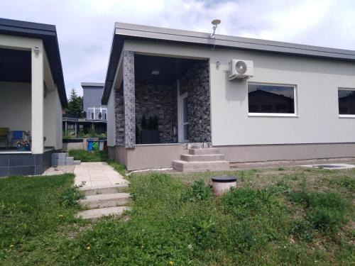 Kaluza House | Family-Friendly Stay at Apartmány Vihorlat II - Rated 9.2