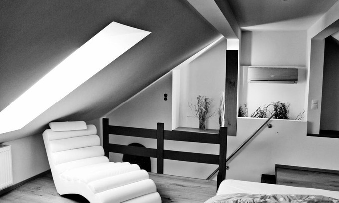 Roundnice nad Labem Apartment | High-Rated Apartmány Ztracená with Hot Tub & Dining