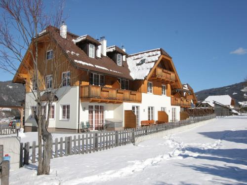 Sankt Margarethen im Lungau Apartment | Charming Apartment in St Margarethen with Balconies