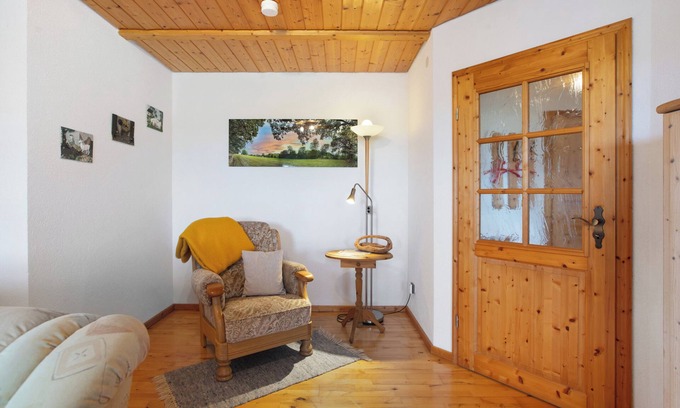 Wolpadingen Apartment | Apartment 'Ferienwohnung Süd' with Shared Terrace, Balcony and Wi-Fi