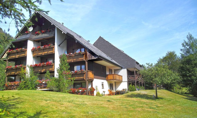 Menzenschwand-Hinterdorf Apartment | Cozy Apartment C4: Ideal for Families with Kitchen & Spa