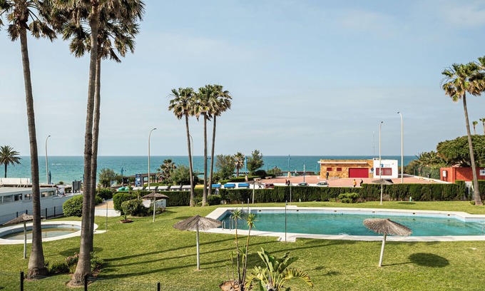 San Ambrosio Apartment | Beachfront Apartment at La Barrosa - Rated 10/10 by Guests