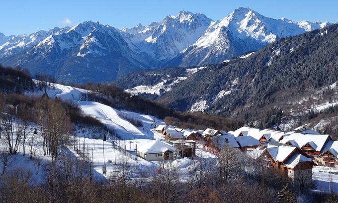Saint-Francois-Longchamp Apartment | Cozy Apartment for 6 near Pistes and Spa in Center Station