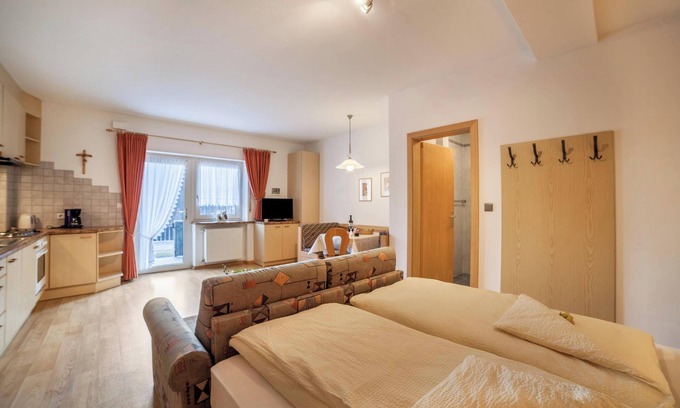San Leonardo in Passiria Apartment | Experience 'Residence Pichler 7' with Mountain View & Spa